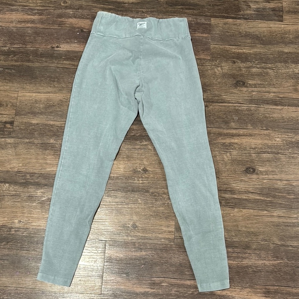 Women’s Reebok distress leggings